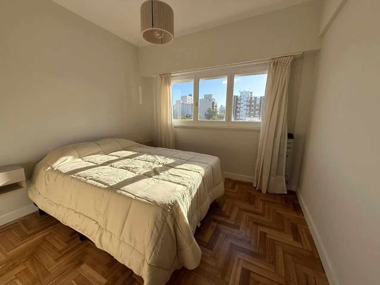 3 Amb con balcón saliente y vista abierta 4