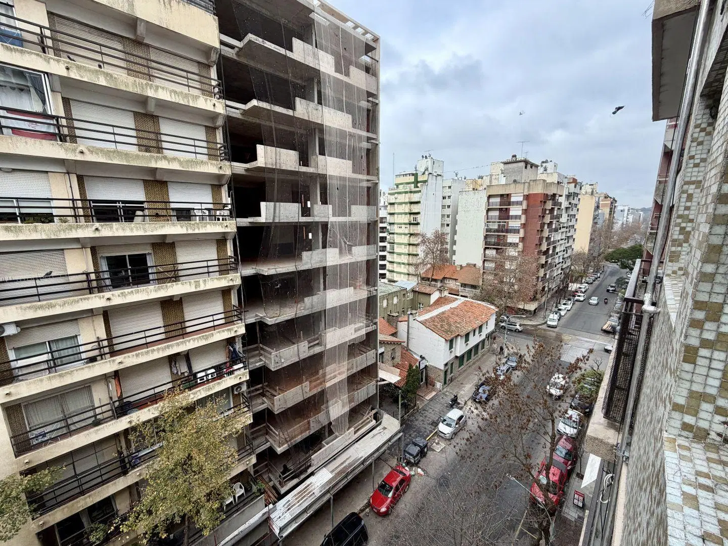 1 Amb dividido al frente con ventana 3