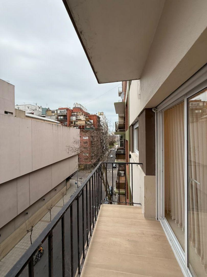 Foto de 3 Amb. al frente con balcón reciclado, imagen 2