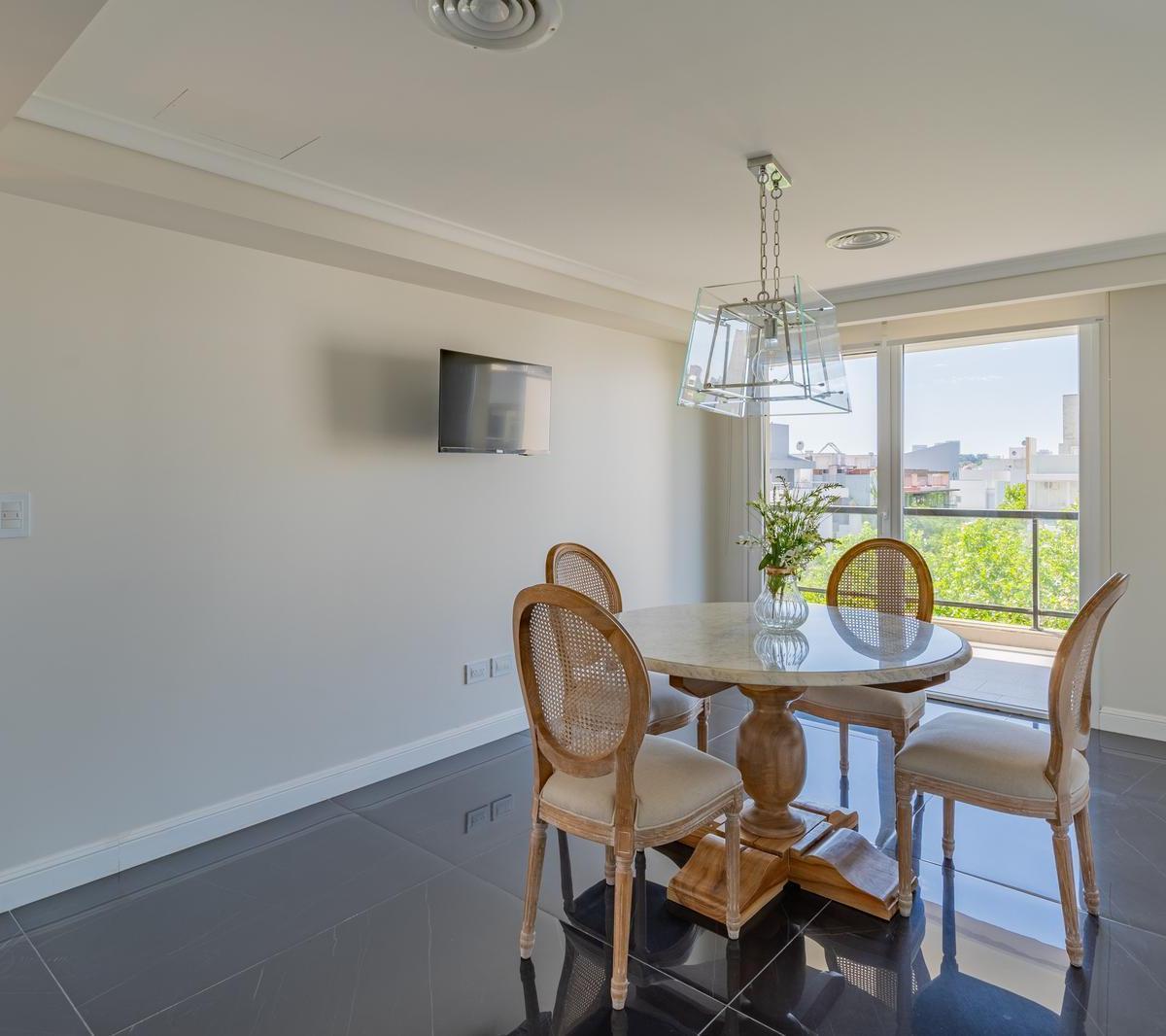 Piso 4 Amb Único, 280 m² - Guemes 1