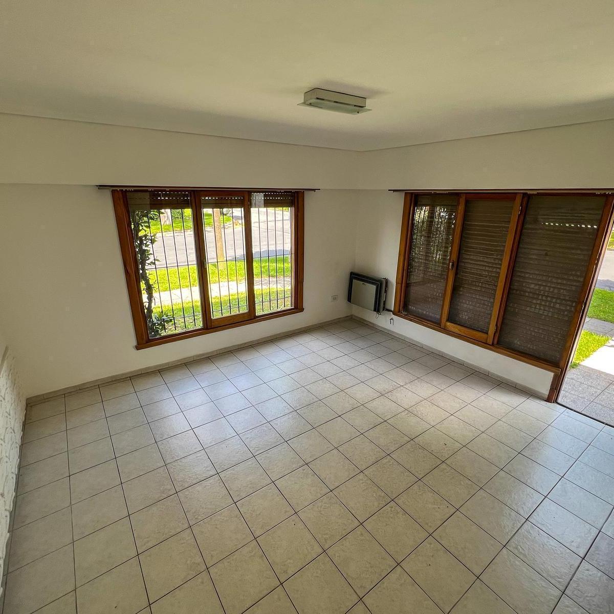 Foto de Casa PH con 2 Dormitorios - Punta Mogotes, imagen 2