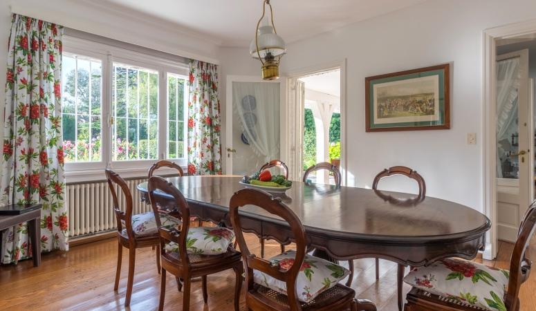 Residencia Importante en Los Troncos - Inmejorable Ubicacion 2