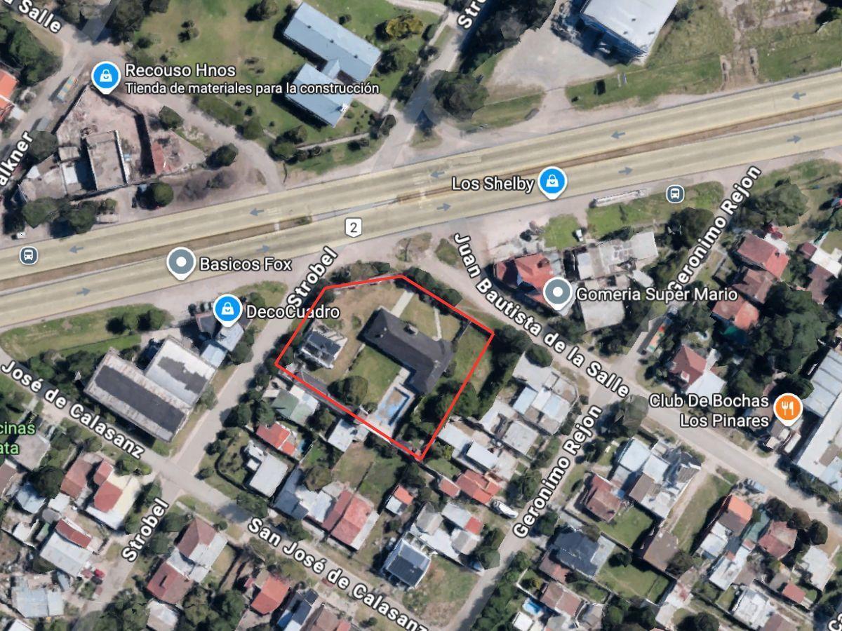 Foto de Terreno en Esquina Sobre Av Champagnat, 2300m2, imagen 3