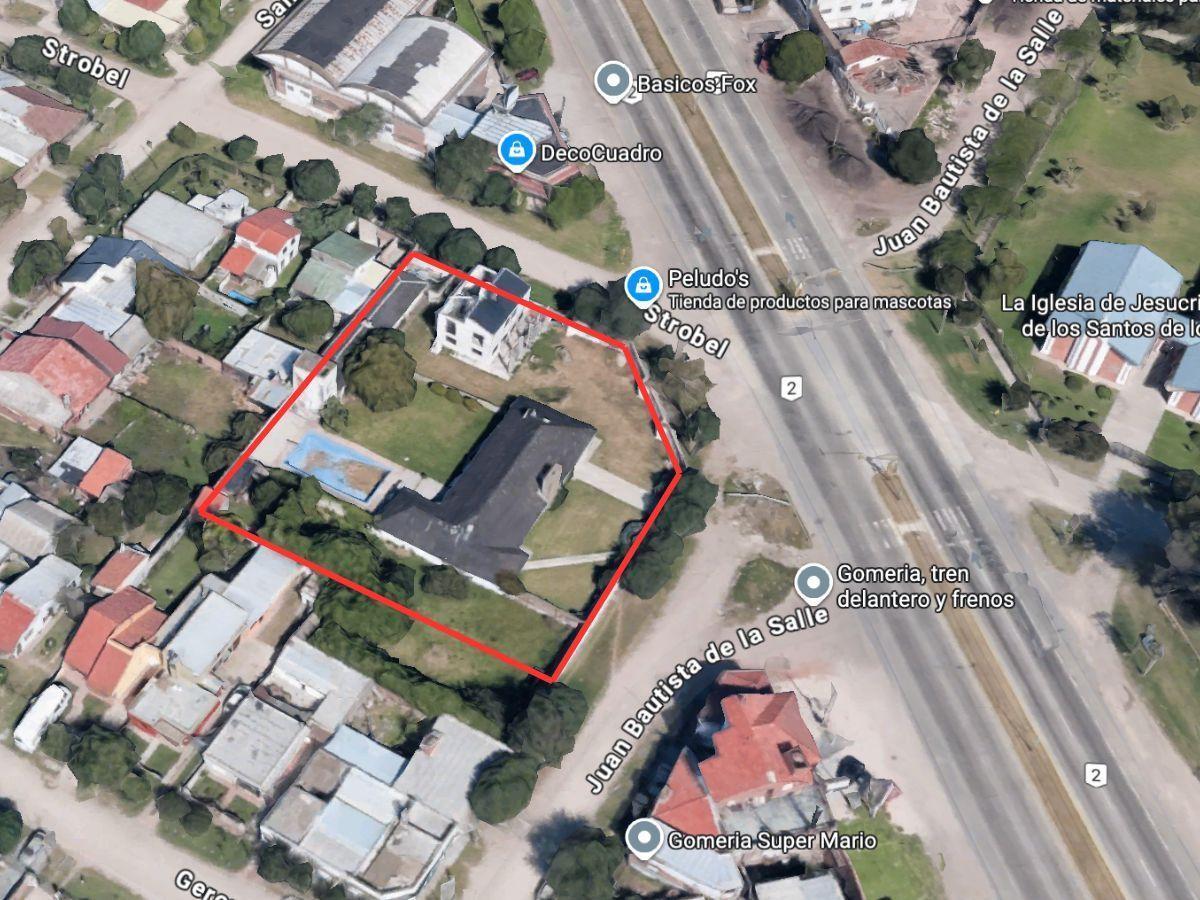 Foto de Terreno en Esquina Sobre Av Champagnat, 2300m2, imagen 5