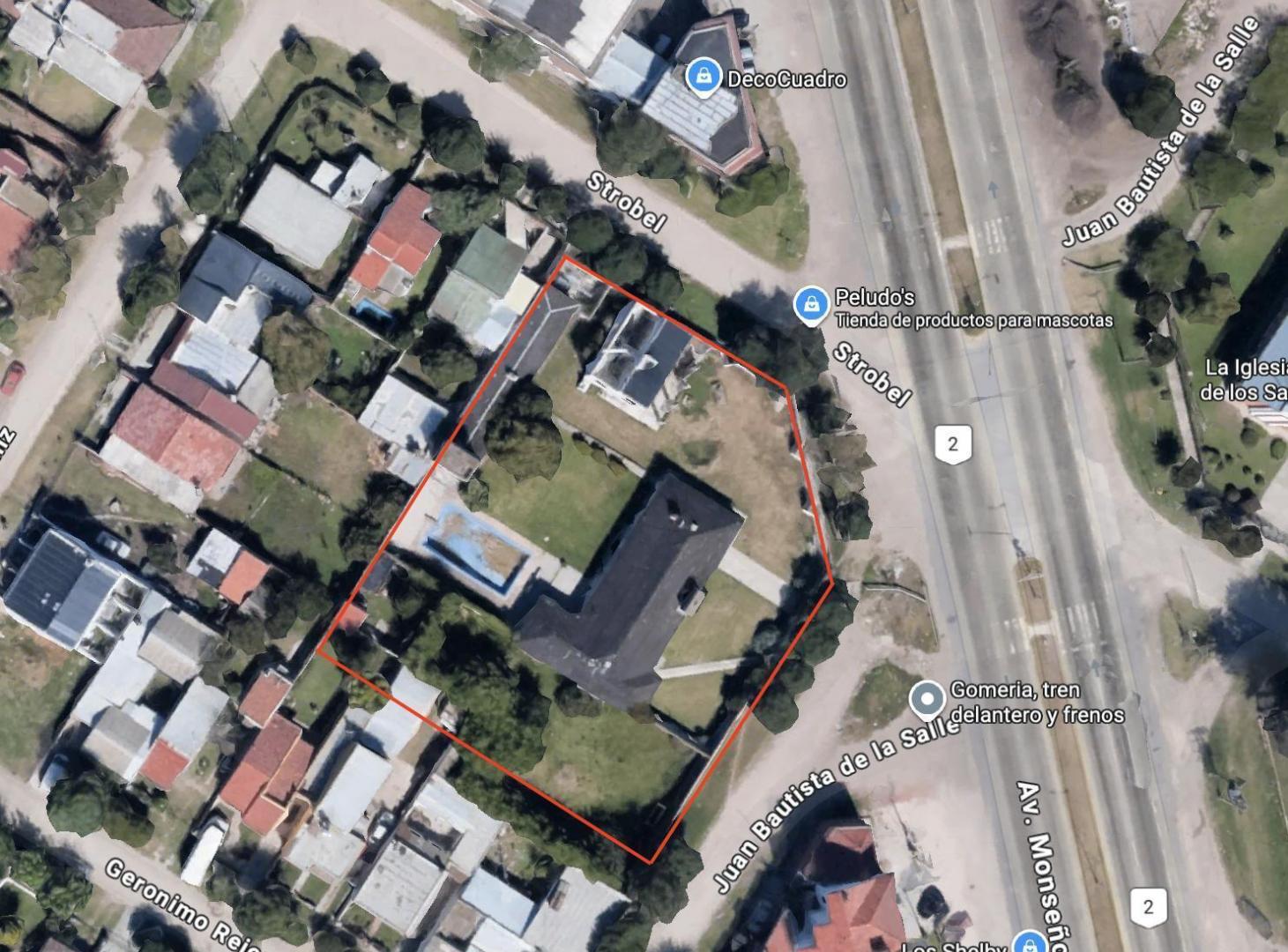 Foto de Terreno en Esquina Sobre Av Champagnat, 2300m2, imagen 2