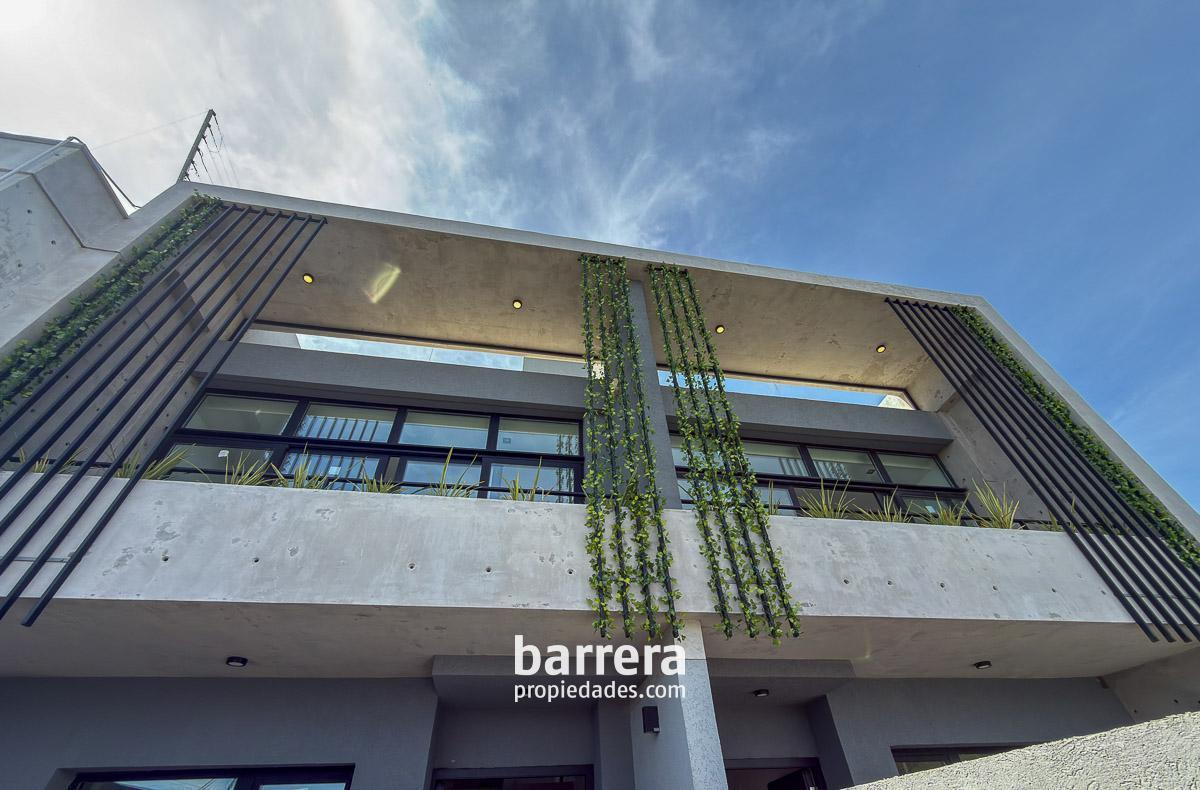 Triplex 4 amb de Primera Calidad a Estrenar - San Carlos