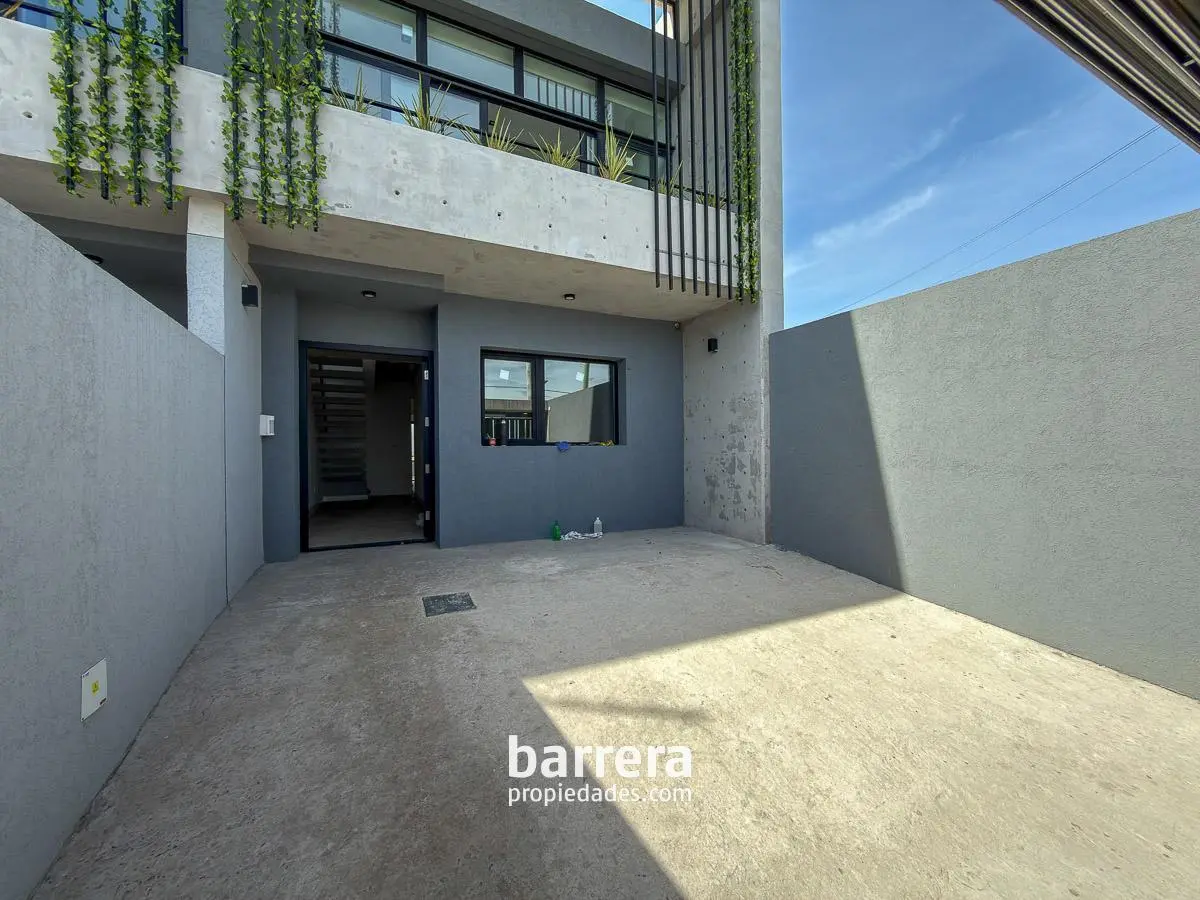 Triplex 4 amb de Primera Calidad a Estrenar - San Carlos 4