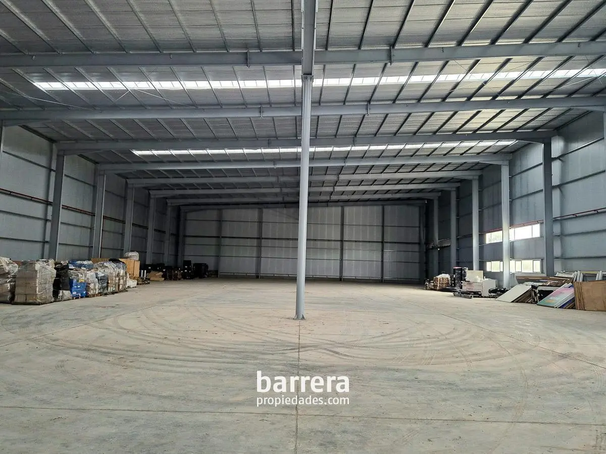 Galpoen de Excelentes DImensiones - Parque Industrial 5