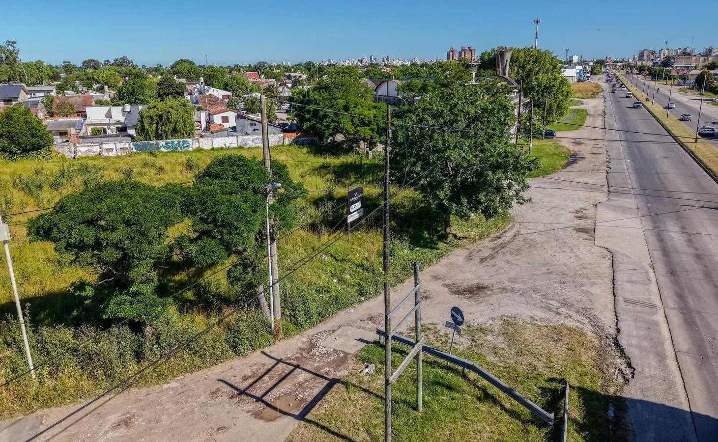 Terreno en Esquina Sobre Av Champagnat, 2300m2 5