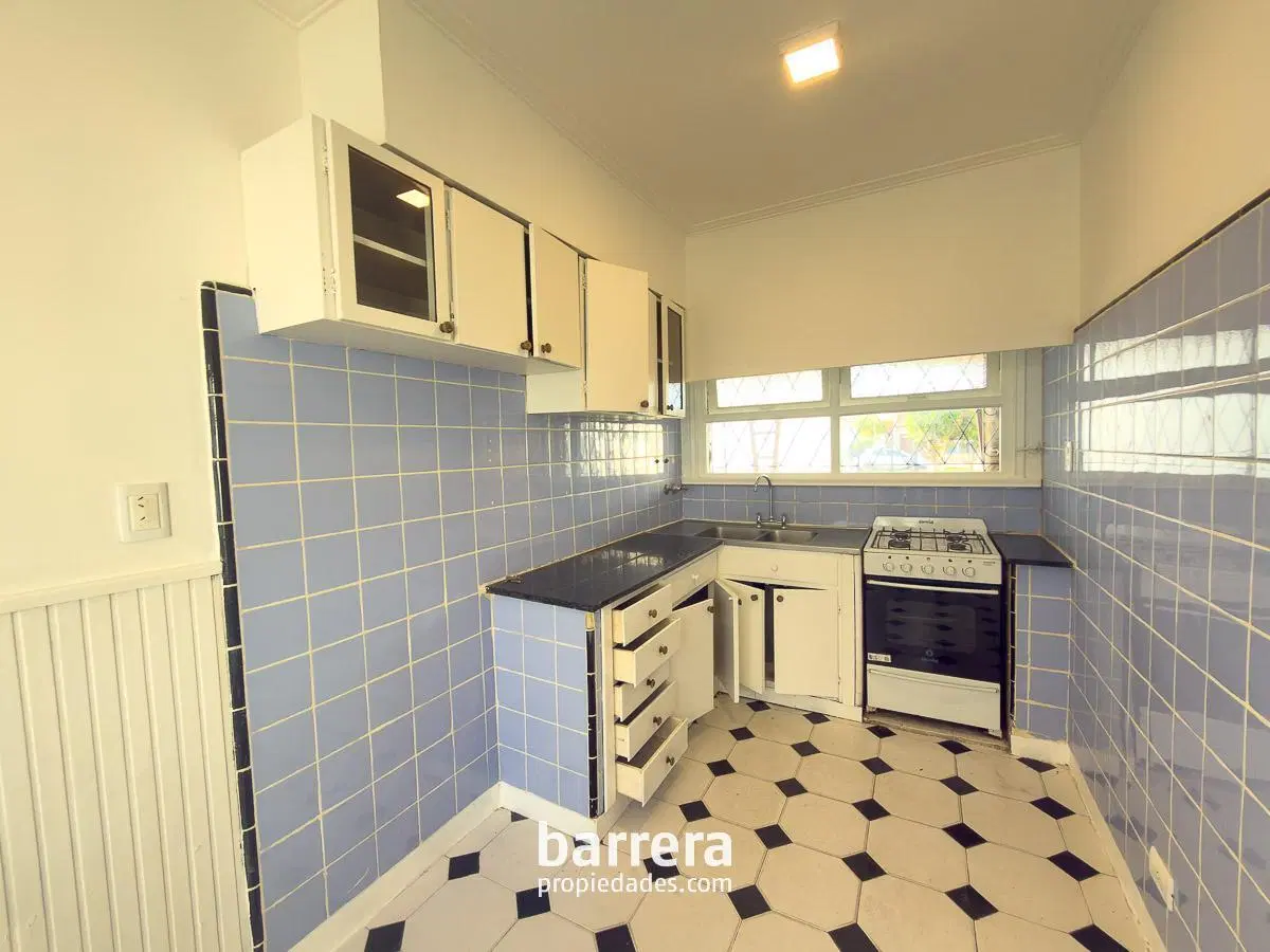 Chalet de 2 dormitorios para Vivienda o Uso Profesional / Zona HPC 3