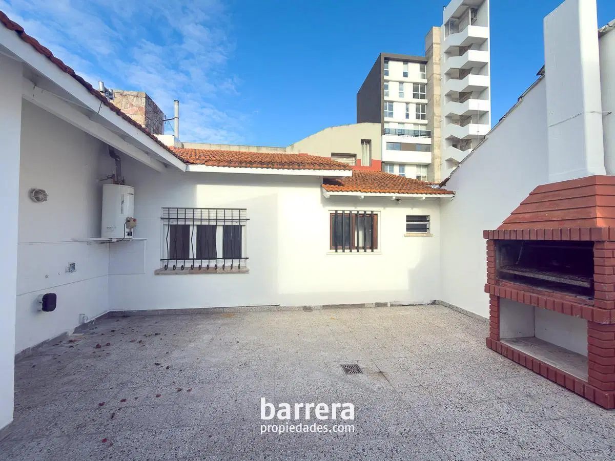 Chalet de 2 dormitorios para Vivienda o Uso Profesional / Zona HPC 5