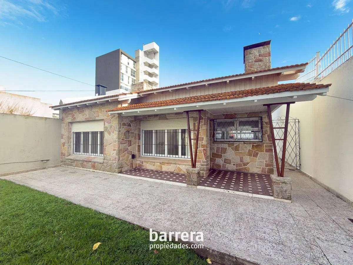 Chalet de 2 dormitorios para Vivienda o Uso Profesional / Zona HPC 2