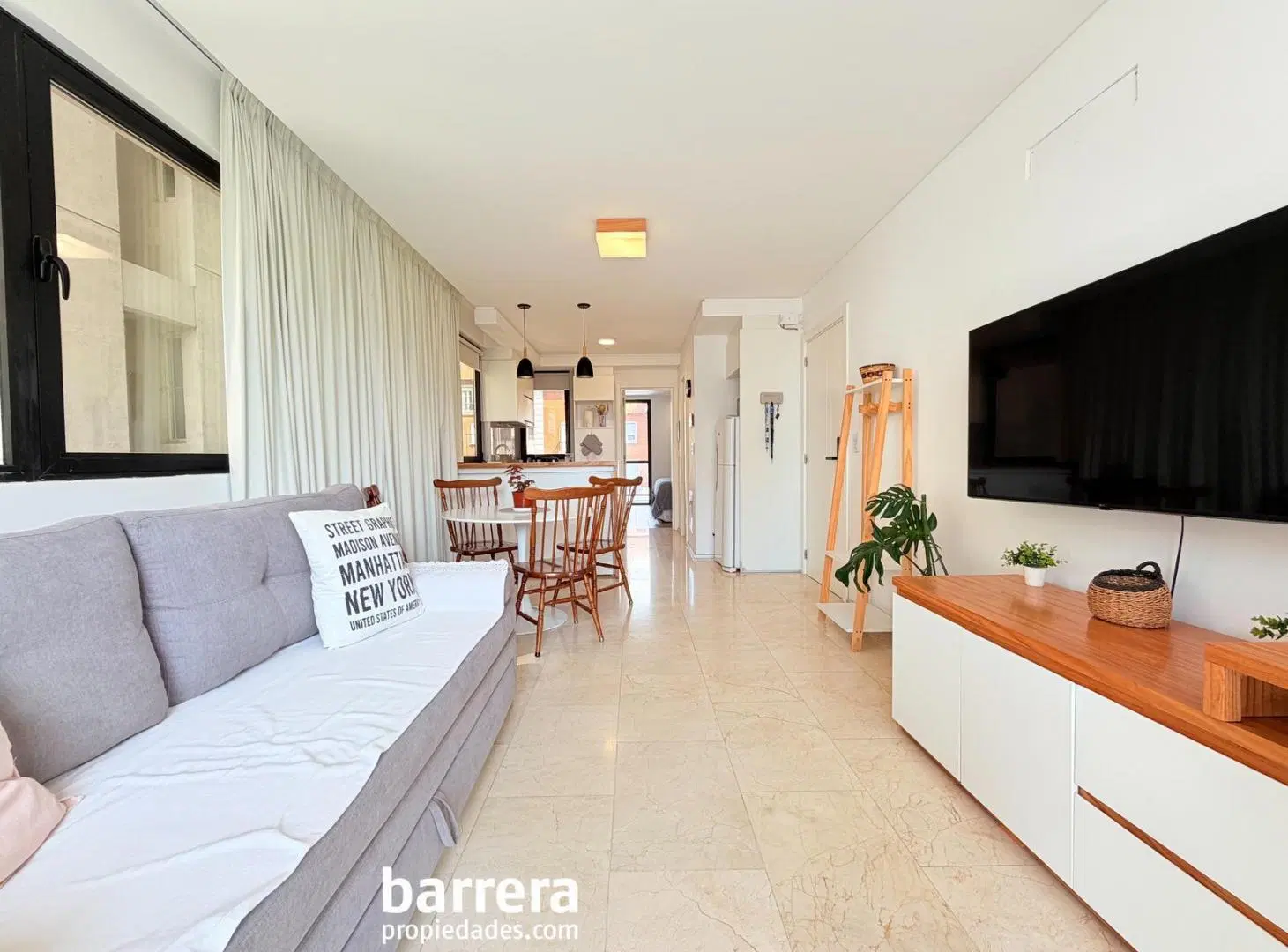 2 amb Moderno con Cochera y Vista Lateral Mar - Playa Grande (Se vende con muebles) 3