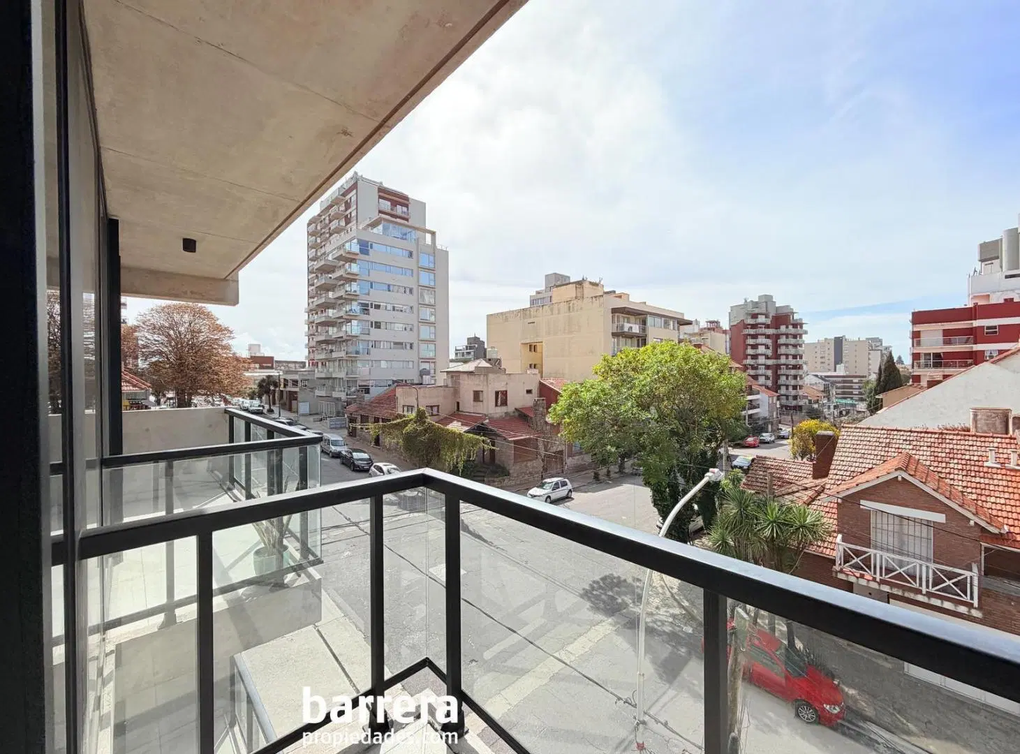 2 amb Moderno con Cochera y Vista Lateral Mar - Playa Grande (Se vende con muebles) 8
