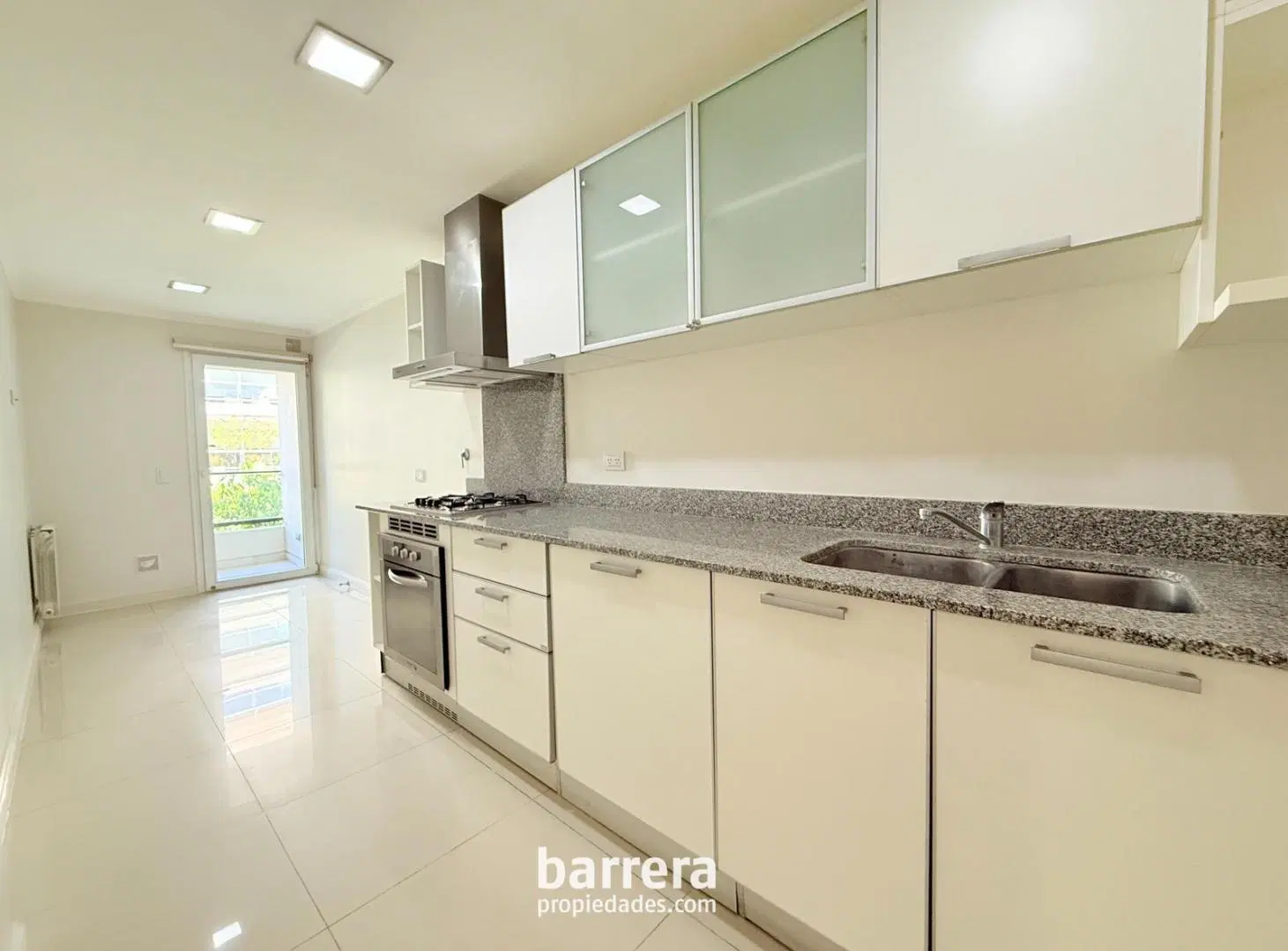Departamento 3 ambientes  zona guemes con amenities, cochera y baulera 2