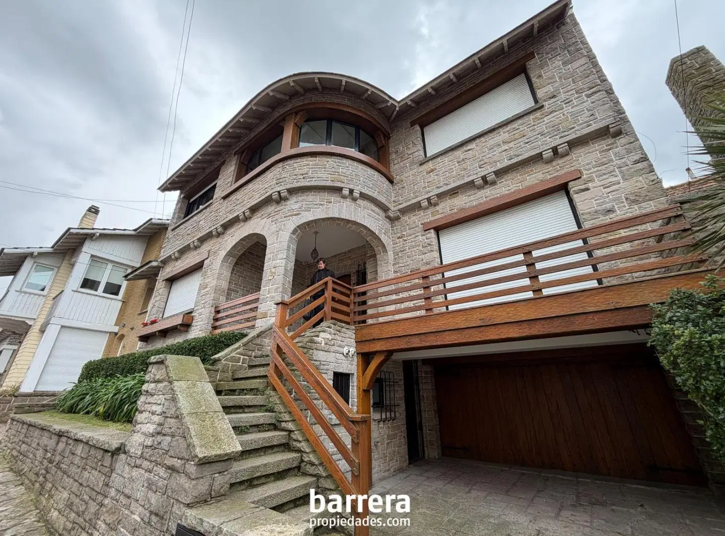 Espectacular Chalet frente al Parque San Martin 2