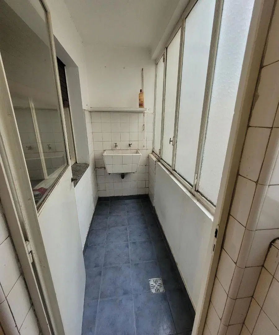 3 ambientes s/ piso Acoyte al 200 4
