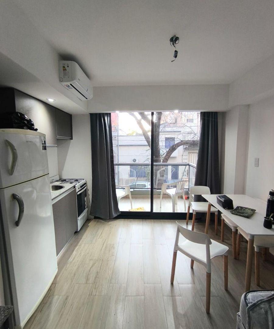 Foto de EXCELENTE MONOAMBIEWNTE CON BALCON TOTALMENTE AMUEBLADO, imagen 2