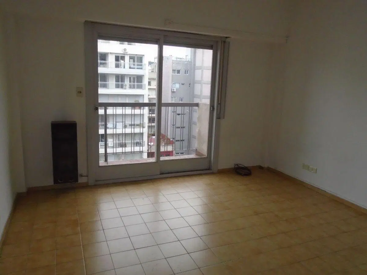 Monoambiente con balcón 1