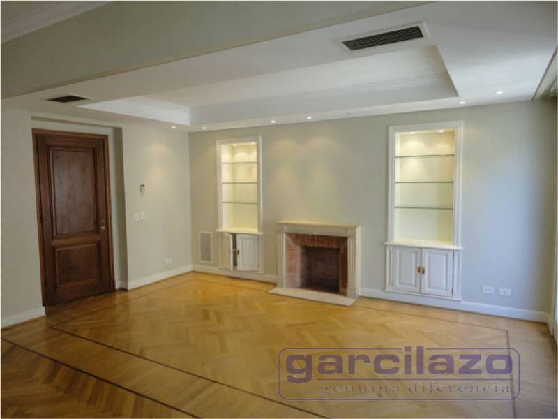 Excelente Piso en Edificio de Gran Categoría. en Esquina. 2