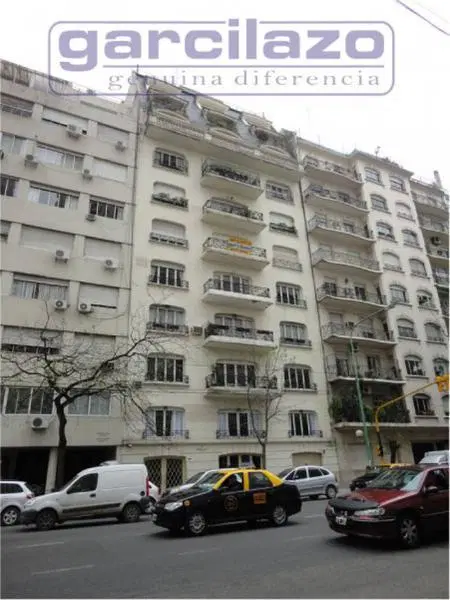 Piso en edificio francés de gran categoría. Vigilancia, cuatro dormitorios 1