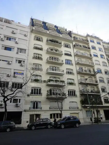 Piso en edificio francés de gran categoría. Vigilancia, cuatro dormitorios 2