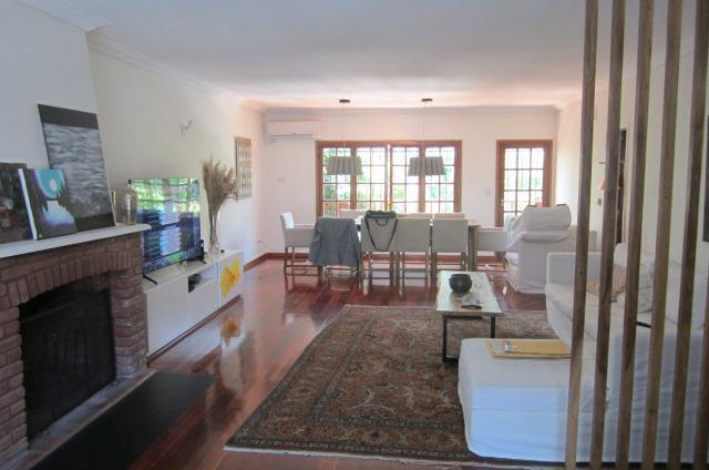Foto de Excelente casa con jardín y pileta. Alquiler o venta. cocheras, imagen 4