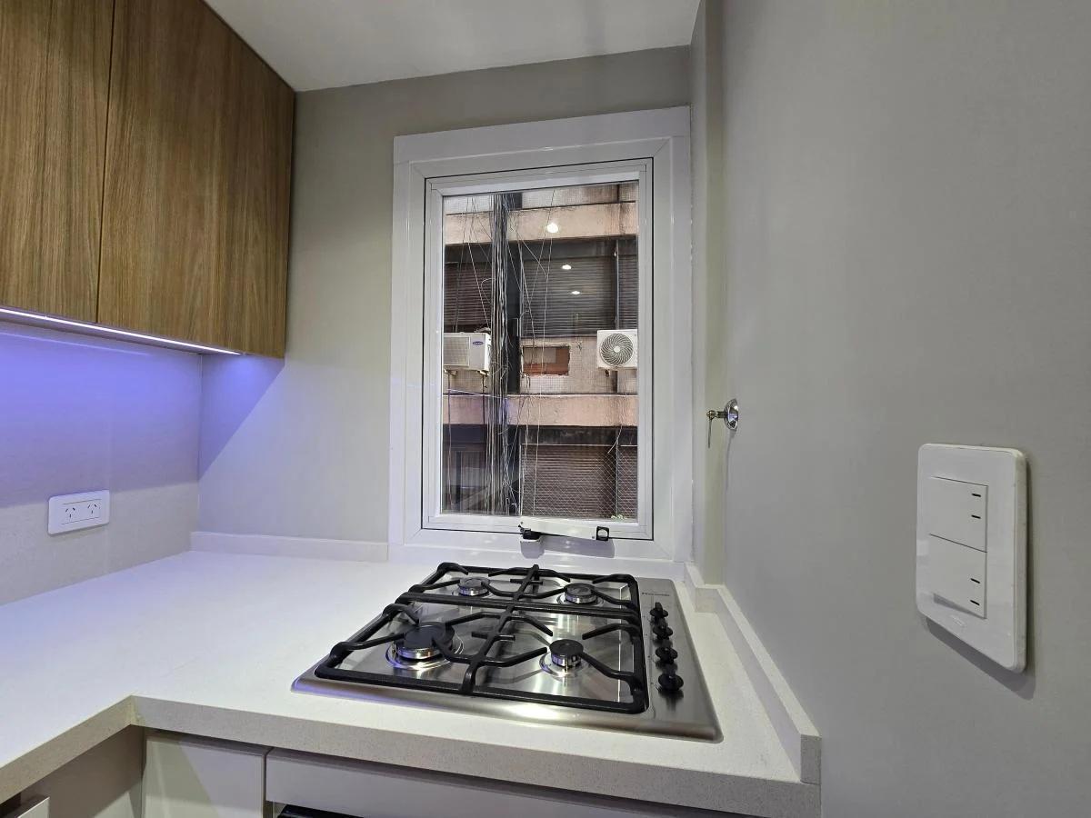 Foto de Departamento Avenida Libertador - DIVINO - A UNA CUADRA DE CALLE ARROYO, imagen 2