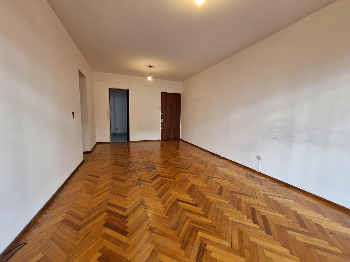 Depto de 3 Amb. Al Frente con Balcon Corrido - Cocina Comedor - Apto Profesional 5