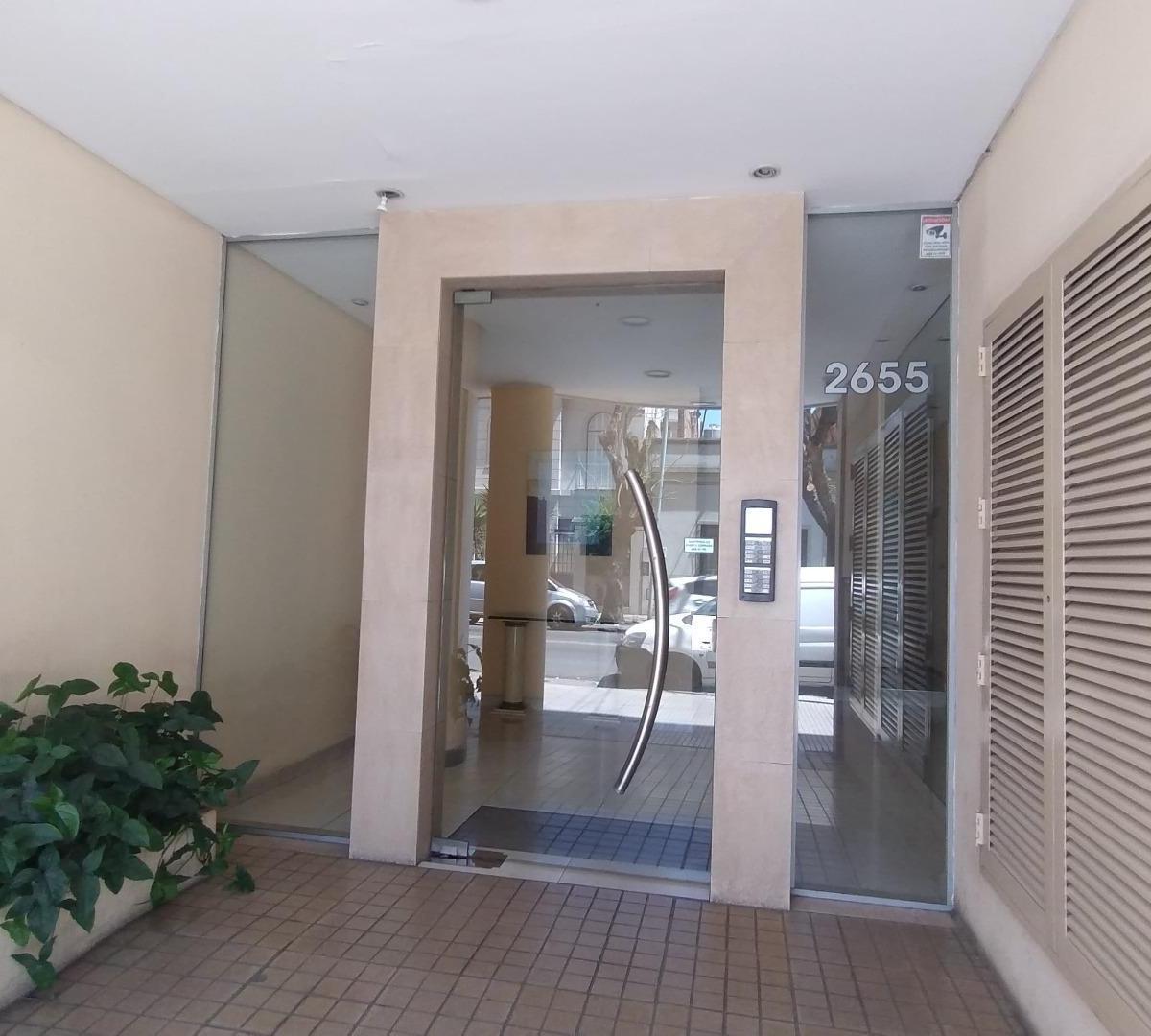 Departamento 3 Amb. Al Frente con Patio y Balcon 1