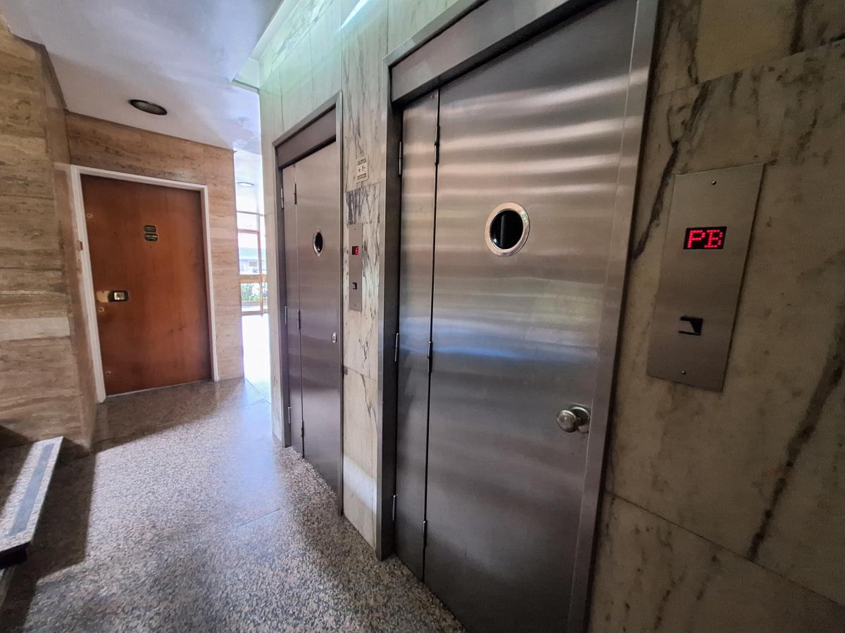 Departamento de 3 Amb. C/dependencia Al Frente C/balcon Corrido 2