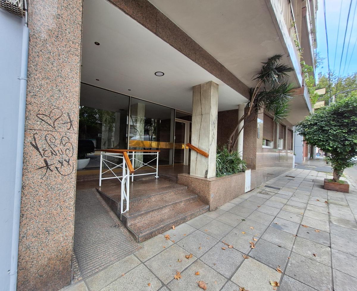 Departamento de 3 Amb. C/dependencia Al Frente C/balcon Corrido 1