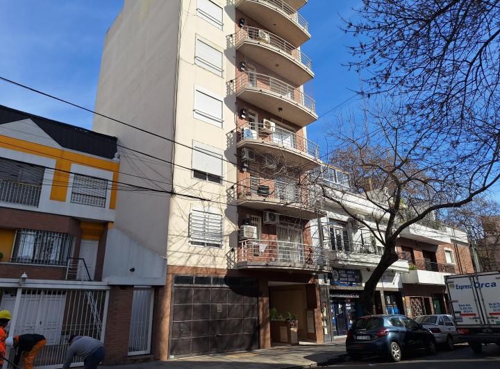 DEPARTAMENTO 2 AMPLIOS AMB AL FRENTE CON BALCON 1