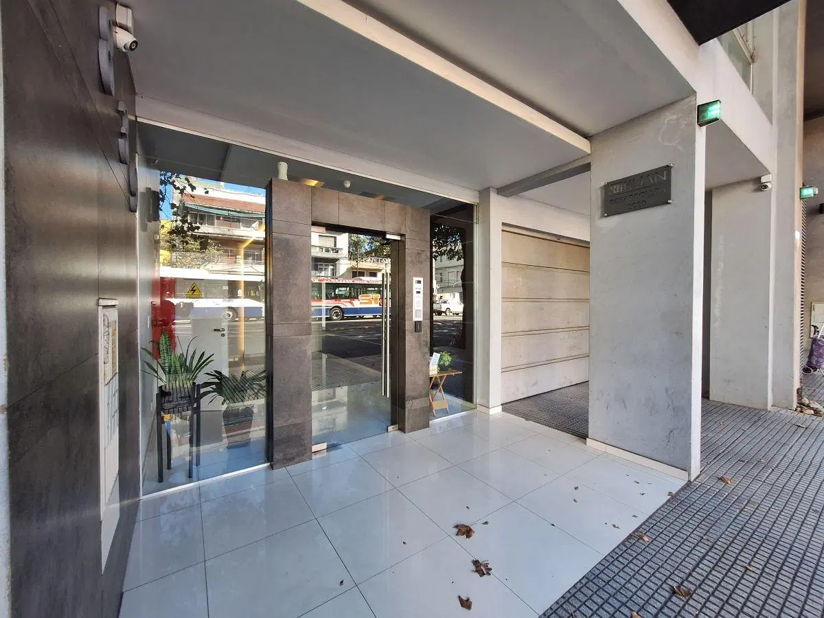 DEPARTAMENTO MONOAMBIENTE AL CONTRAFRENTE CON BALCON 2
