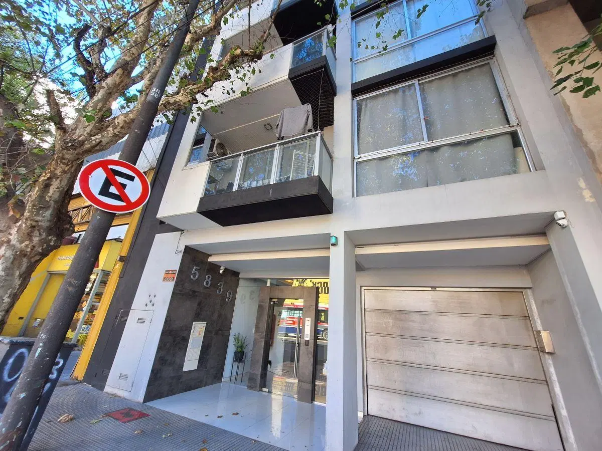 DEPARTAMENTO MONOAMBIENTE AL CONTRAFRENTE CON BALCON 1