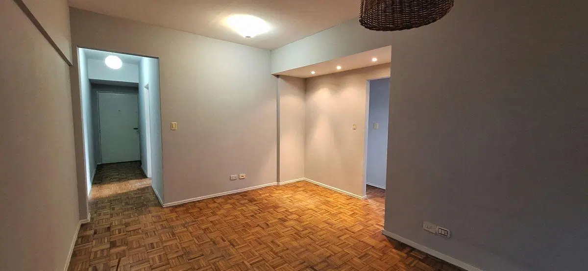 DEPARTAMENTO 3 AMB. AL FRENTE CON BALCÓN CORRIDO 2