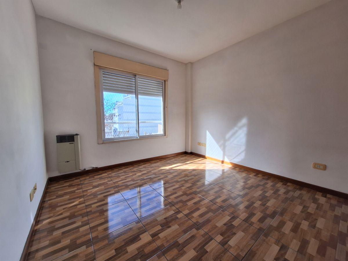 Foto de DEPARTAMENTO 2 AMPLIOS AMBIENTES AL FRENTE, imagen 1