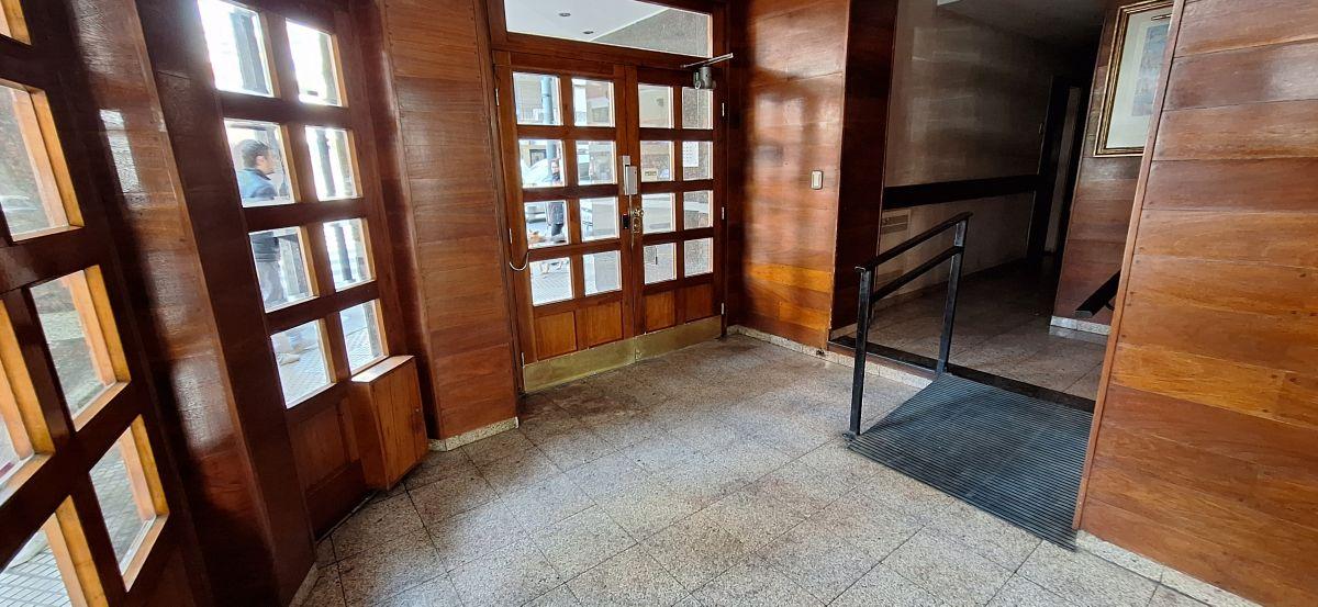 Foto de DEPTO 3 AMB.AL FRENTE CON BALCON, 2 BAÑOS, COMEDOR DIARIO, imagen 2