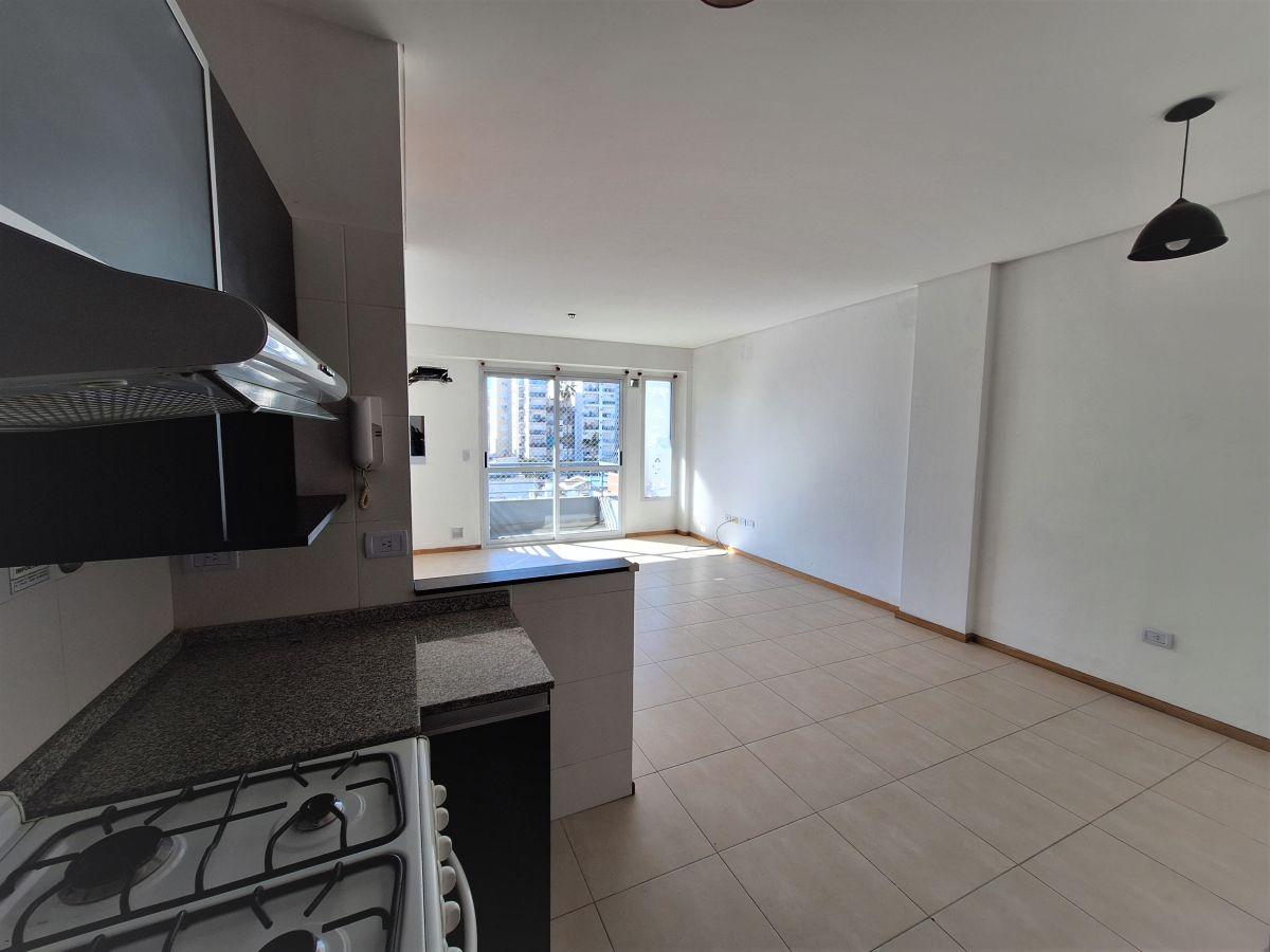 Foto de SEMIPISO DE 1 AMBIENTE CON BALCON - AL FRENTE, imagen 5