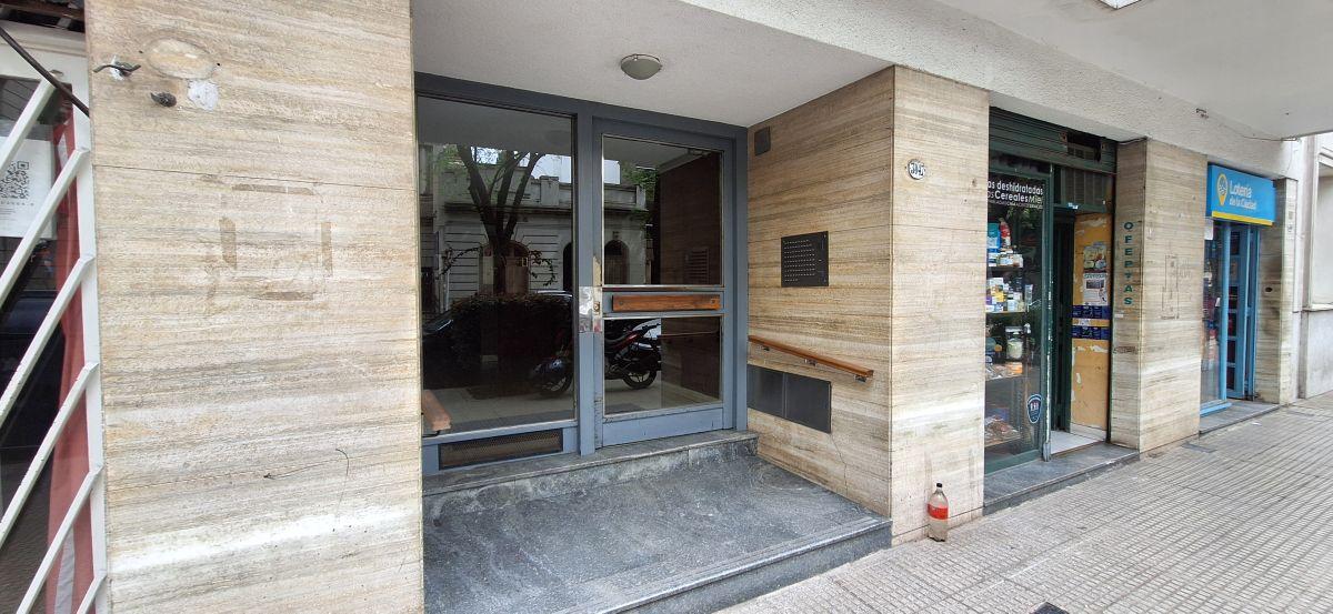 Foto de DEPTO 3 AMB.AL FRENTE CON BALCON, COCINA COMEDOR Y LAVADERO, imagen 2