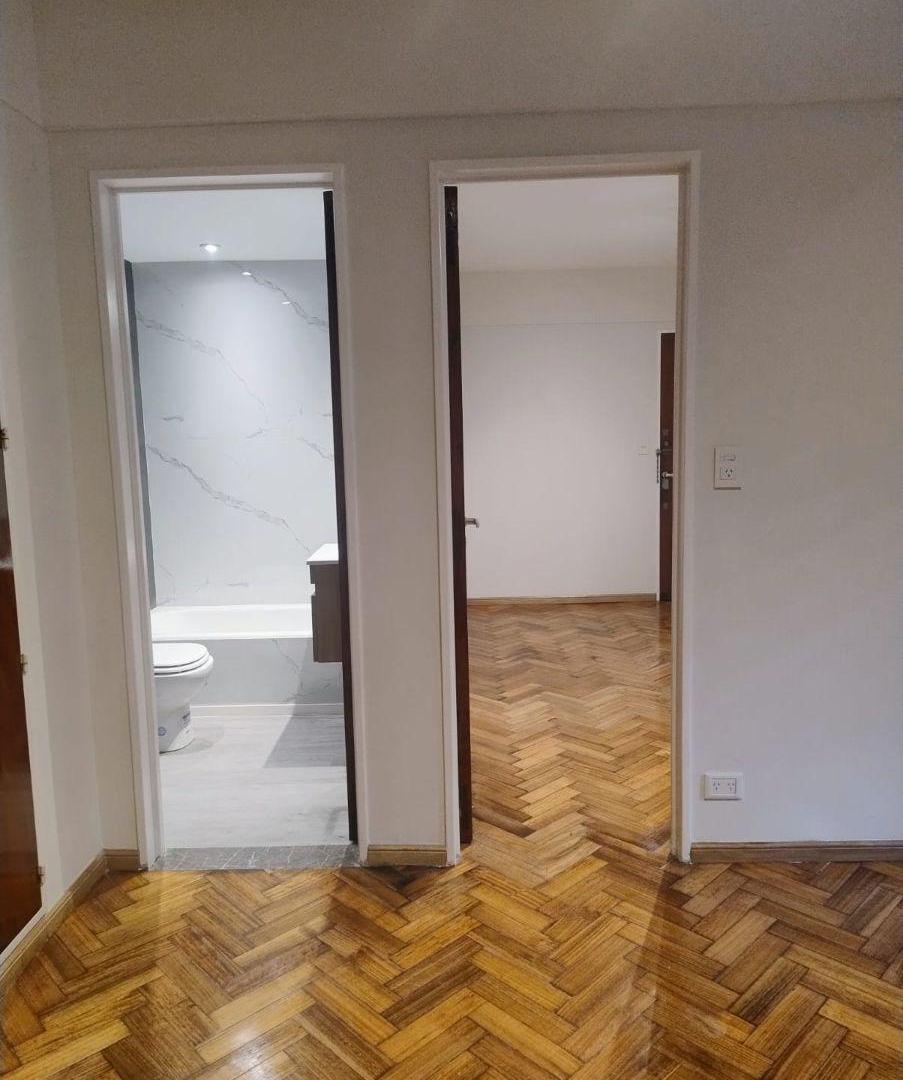 Foto de Alquiler 2 Amb. Reciclado c/Balcón en Belgrano, 25 Mts | Excelente, imagen 2