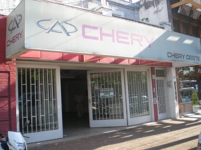 Local . | RIVADAVIA, AV. al 15600