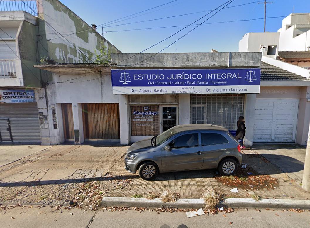 Casa mas de 7 ambientes. | Brandsen al 3800