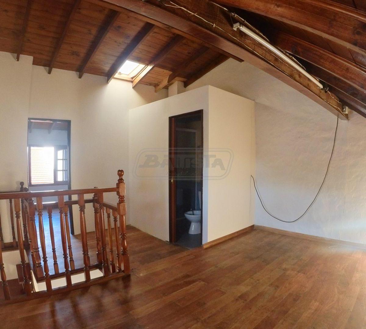 Casa 6 Ambientes. | Emilio Mitre Al 100 2
