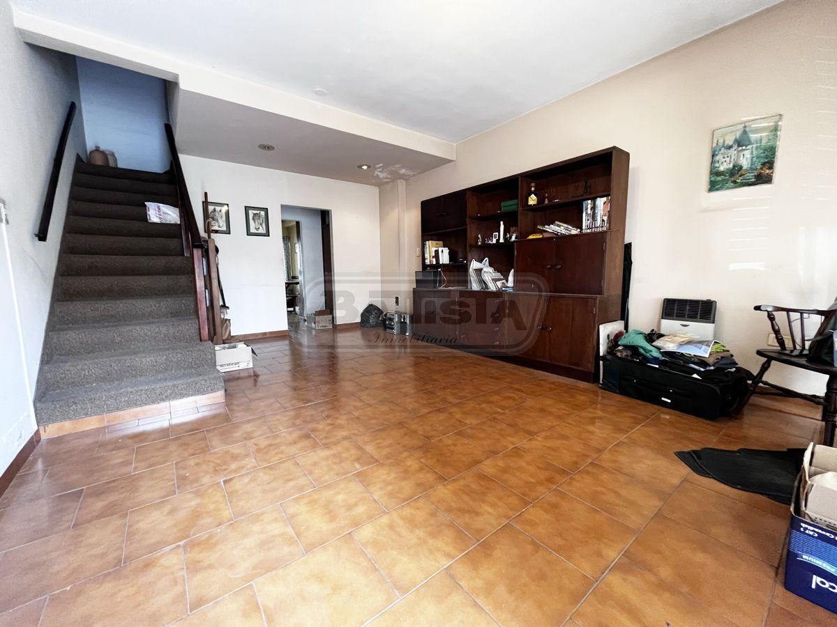 Casa 4 ambientes. | MANUEL RICO al 1000