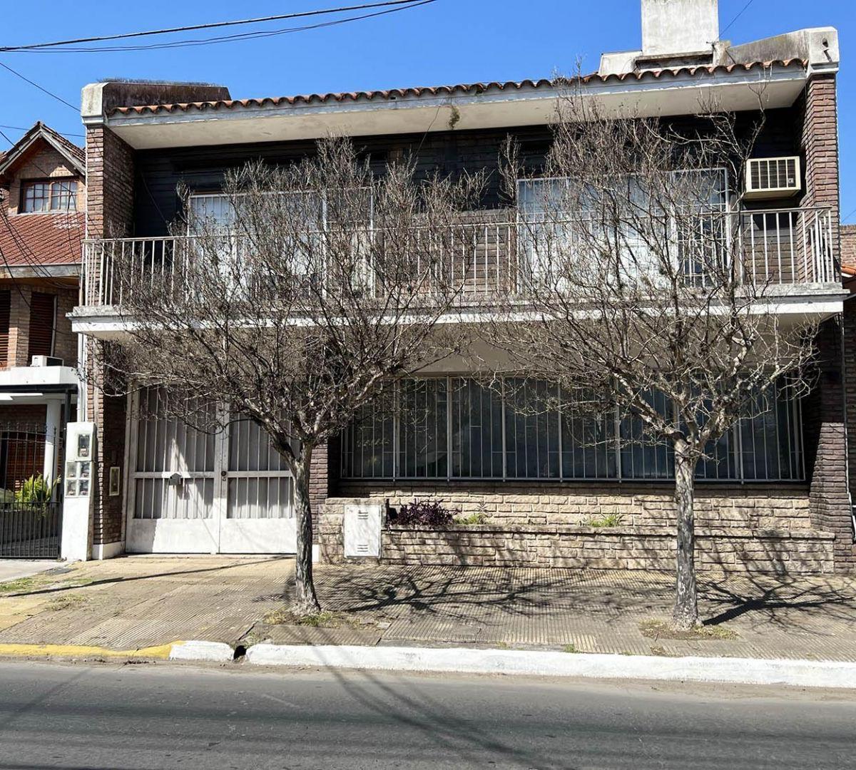 Casa 6 ambientes. | CHACABUCO al 600