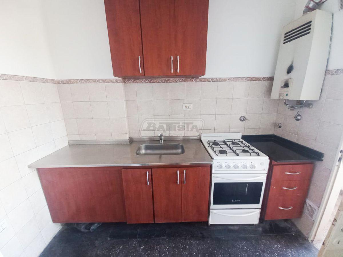 Departamento 1 Ambiente. | Av Rivadavia Al 14300 1