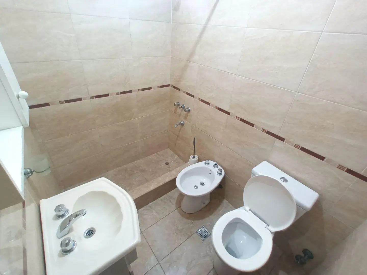 Departamento 3 ambientes. | SARRATEA al 100 4