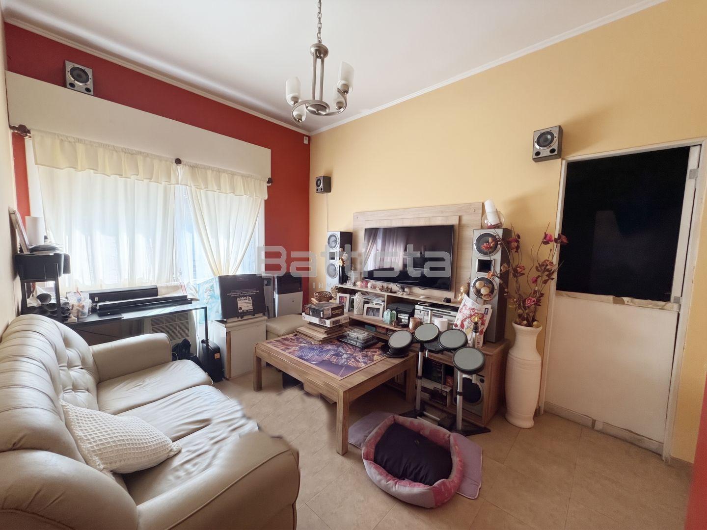 Foto de Casa 9 ambientes 6 dormitorios. | CANGALLO al 300, imagen 1