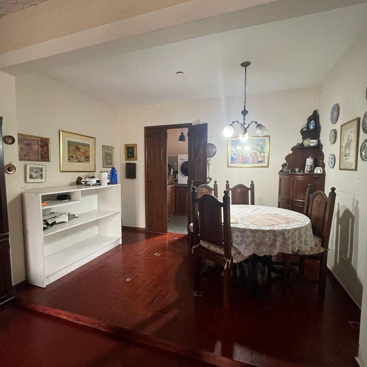 CASA DE DOS DORMITORIOS/TRES SOBRE LOTE DE 400mts